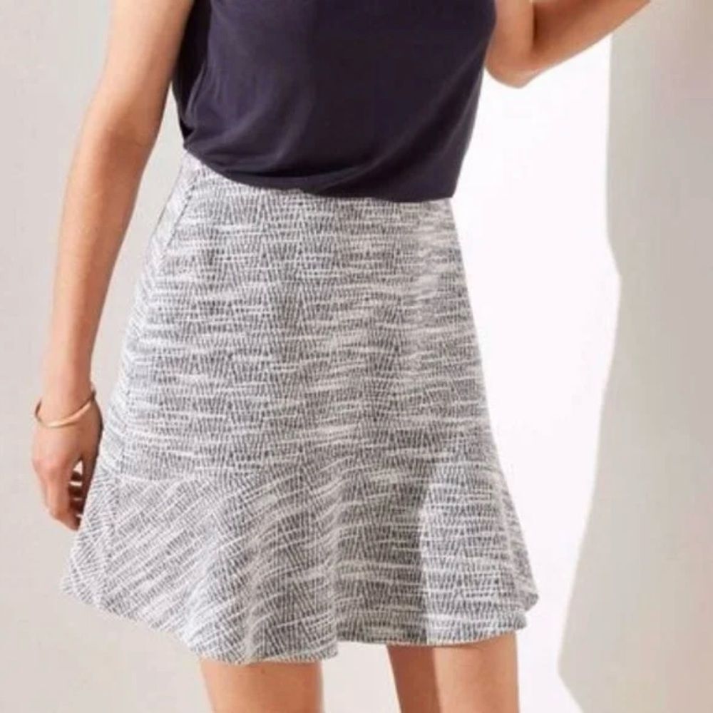 LOFT Women's Cream Black Tweed Textured Flounce Pull On A-line Mini Skirt, Large